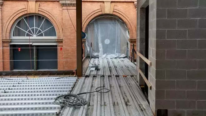 Single Slide