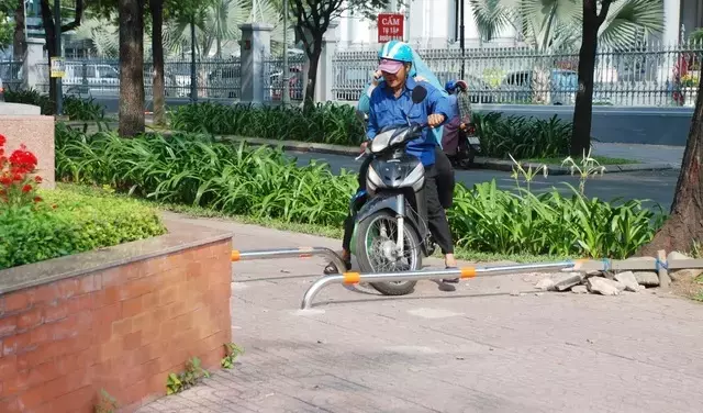 Single Slide