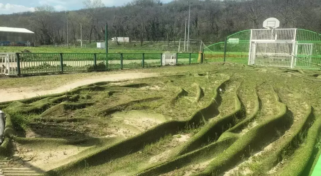 Single Slide