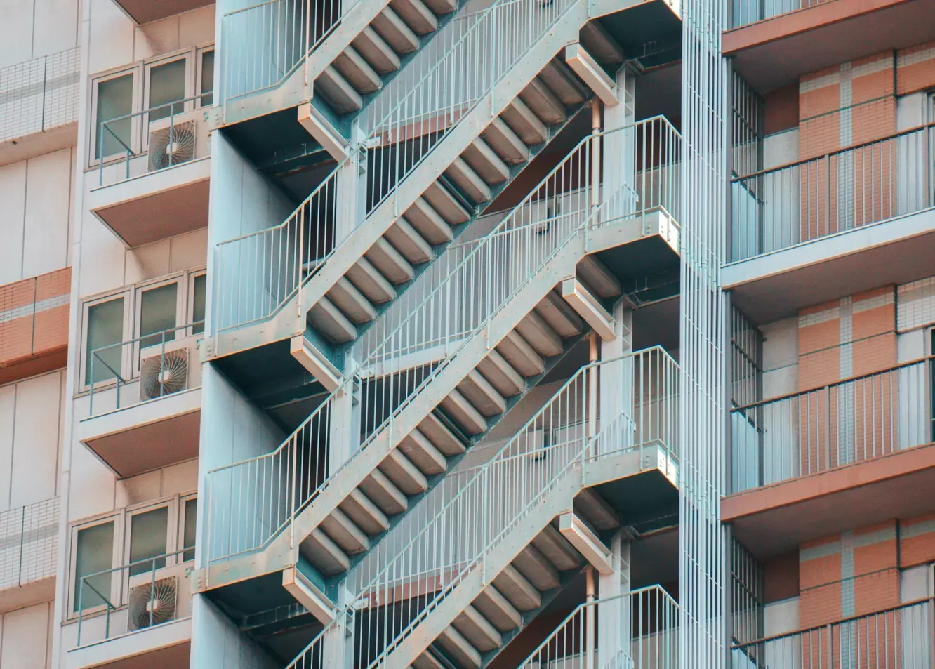 Striking Modern Architecture: Exterior Metal Staircase Design