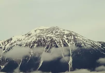 Majestic Snow-Capped Peak: A Breathtaking Mountain Vista