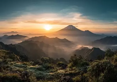 Breathtaking Fuji Sunrise: Misty Mountain Panorama