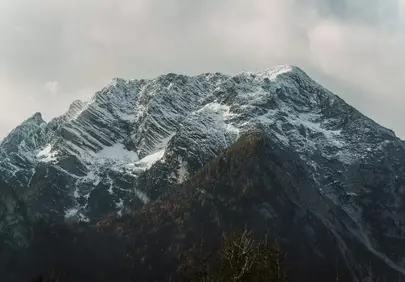 Majestic Snow Mountain: Your Gateway to Alpine Grandeur