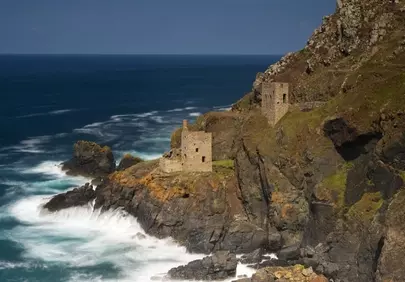 Dramatic Cornish Cliffs: Ancient Ruins Meet Crashing Waves