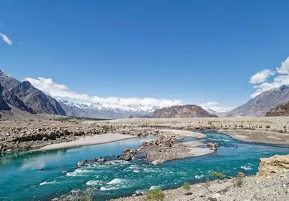 Breathtaking Karakoram: Indus River's Crystal Embrace