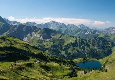 Panoramic Alpine Serenity: Majestic Peaks & Crystal Lake