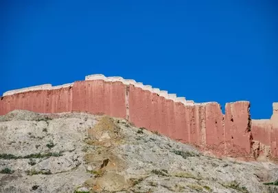 Majestic Gyantse Dzong: Ancient Tibetan Fortress Under Azure Skies