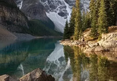 Breathtaking Moraine Lake: Alpine Serenity at Dawn