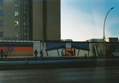 Iconic Berlin Wall Art: A Glimpse into History