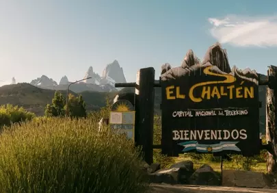 Breathtaking El Chaltén Welcome: Gateway to Patagonian Peaks
