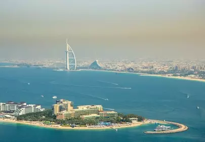 Breathtaking Dubai Coastline: Luxury Hotels and Azure Waters