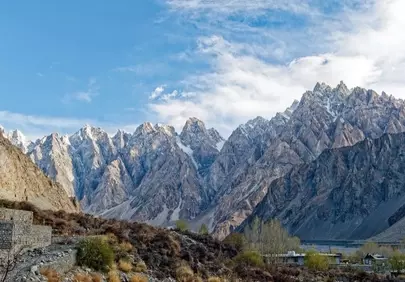 Majestic Karakoram: A Breathtaking Vista of Passu Cones