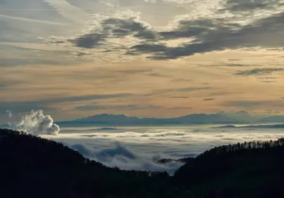 Breathtaking Cloud River: Majestic Mountain Morning Vista