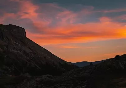 Dramatic Alpine Sunset: A Symphony of Fiery Skies