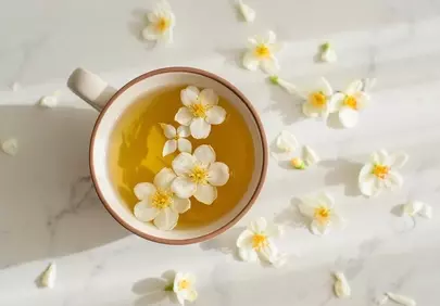 Serene Jasmine Herbal Tea: Relaxing Floral Infusion