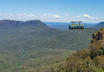 Panoramic Blue Mountains: Cable Car Adventure Above Verdant Peaks