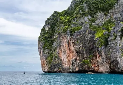 Majestic Phi Phi: Thailand's Iconic Limestone Cliff Paradise