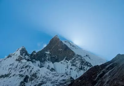 Breathtaking Himalayan Sunrise: Majestic Machhapuchhre Peak