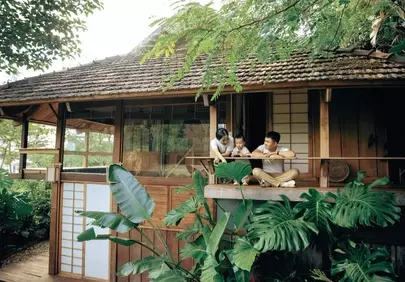 Serene Family Retreat: Balcony Bliss in Nature's Embrace