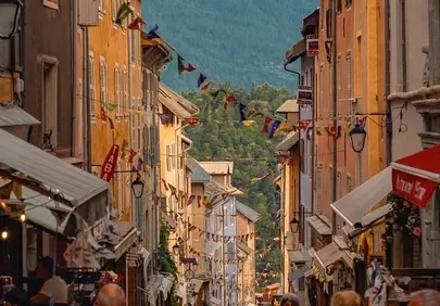Charming Alpine Town: Historic Streets & Majestic Mountain Vistas