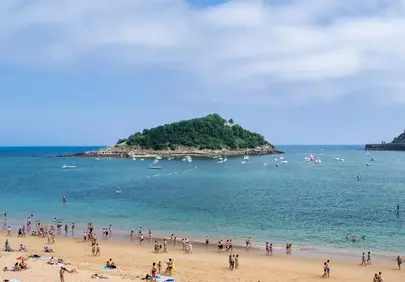 Stunning Spanish Beachscape: Idyllic Island & Sun-Kissed Shores