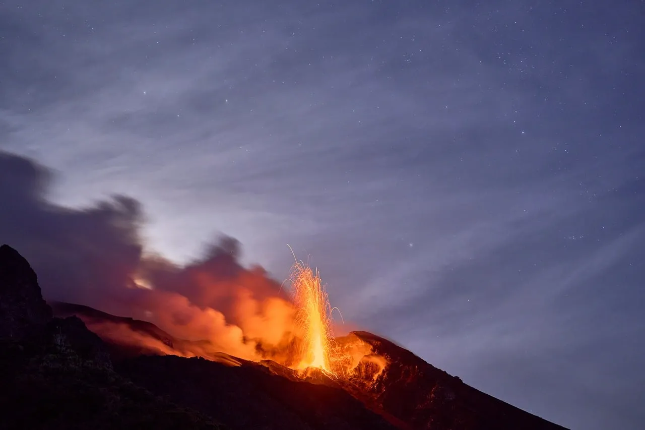 Dramatic Stromboli Eruption: Fiery Volcanic Outbreak at Night