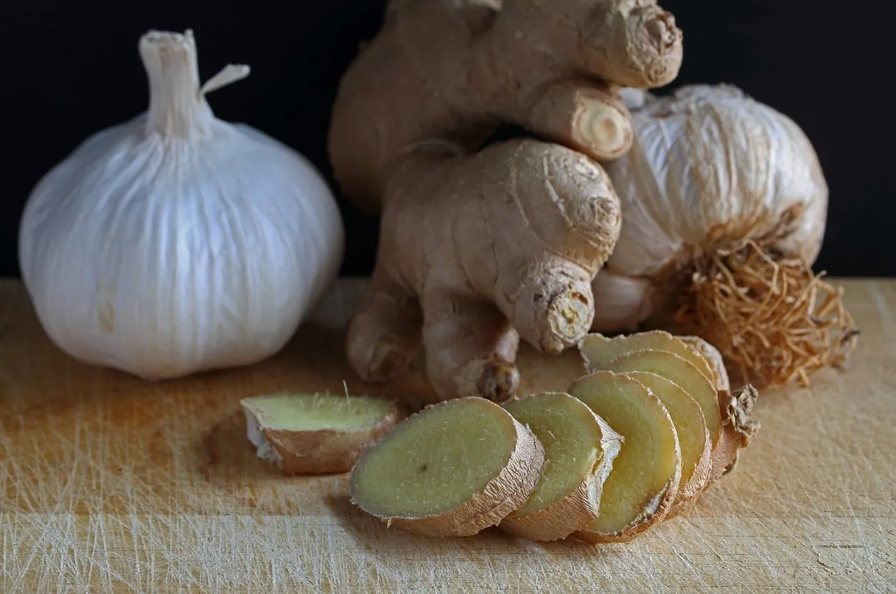 Vibrant Ginger & Garlic: Fresh Root Aromatics for Healthy Cooking