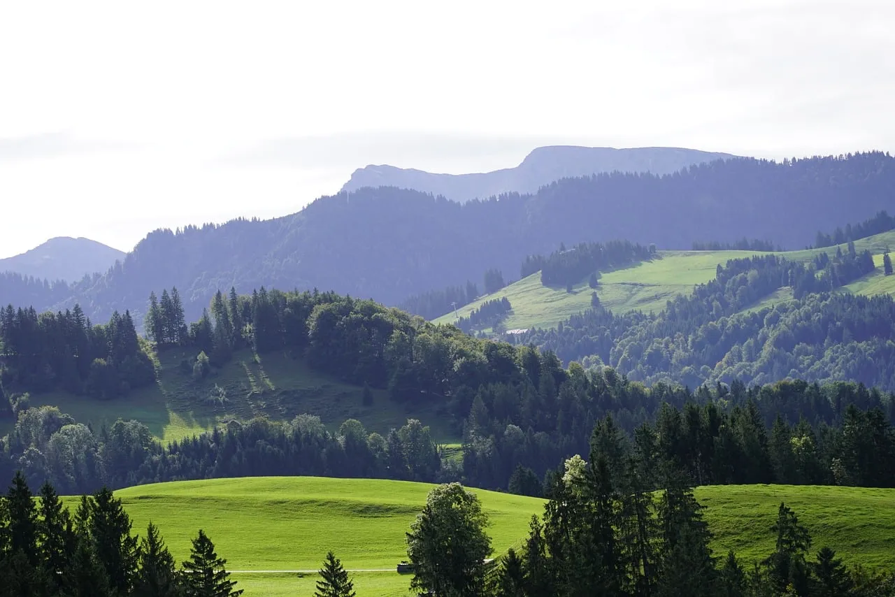 Breathtaking Alpine Panorama: Serene Morning in Mountainous Landscapes