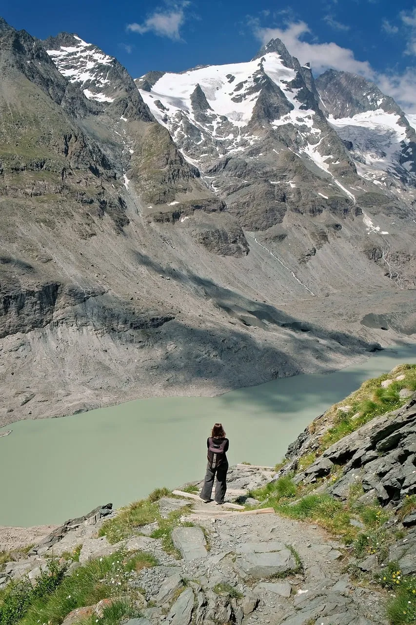 Breathtaking Alpine Panorama: Solitude Amidst Majestic Peaks