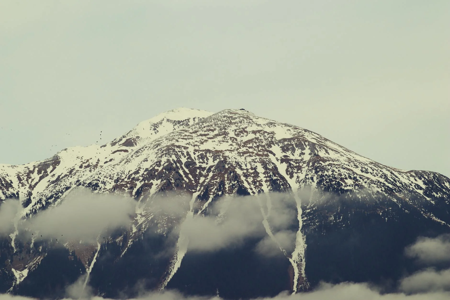 Majestic Snow-Capped Peak: A Breathtaking Mountain Vista