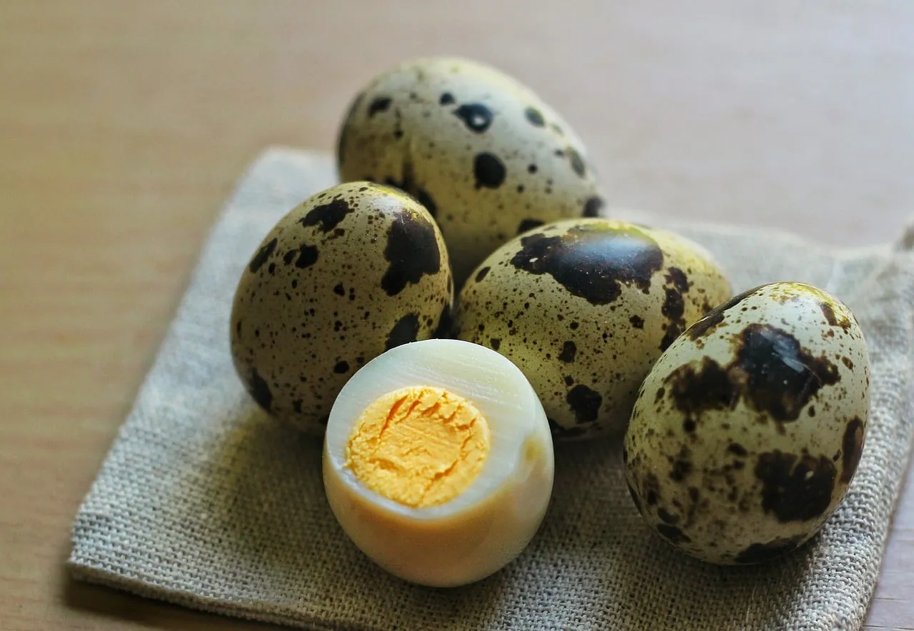 Rustic Charm: Boiled Quail Eggs on Linen