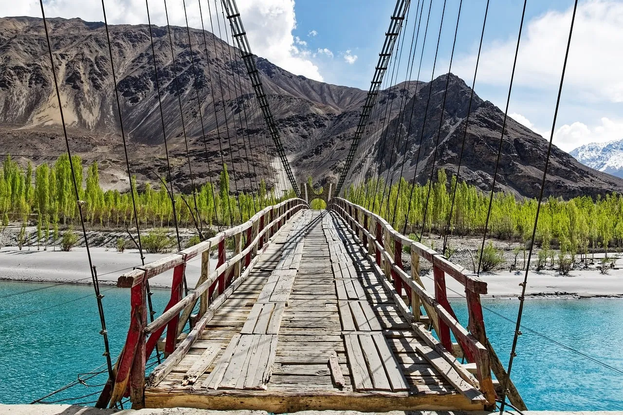 Breathtaking Karakoram Bridge: Nature's Grandeur Unveiled