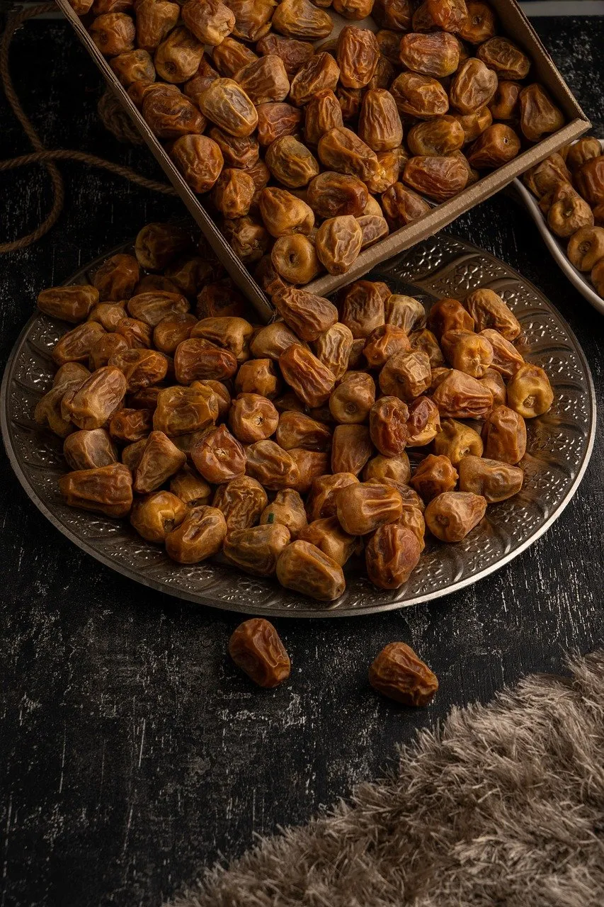 Rustic Delights: Close-Up of Succulent Dried Dates