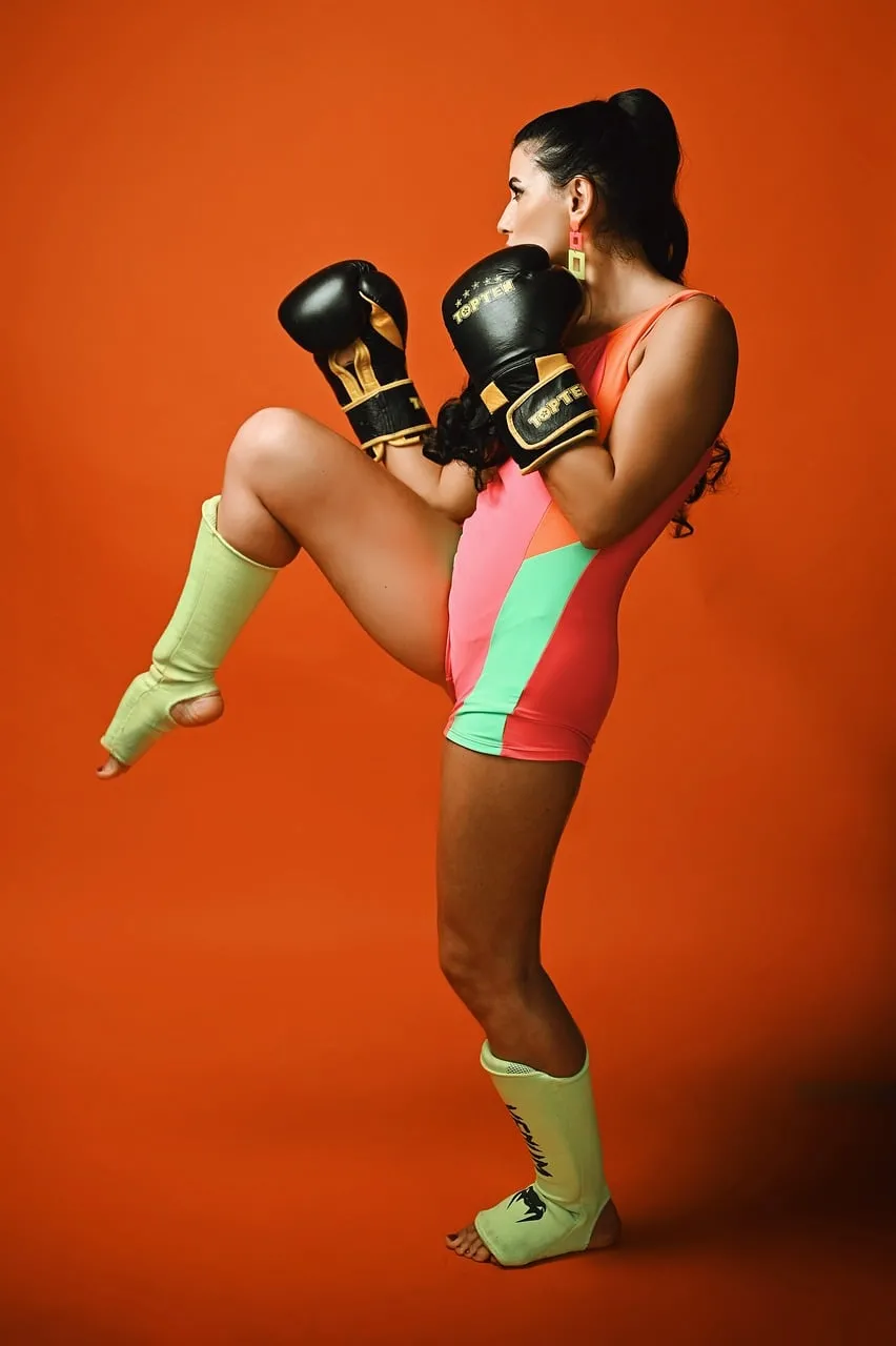 Dynamic Female Boxer: Strength, Style, and Power