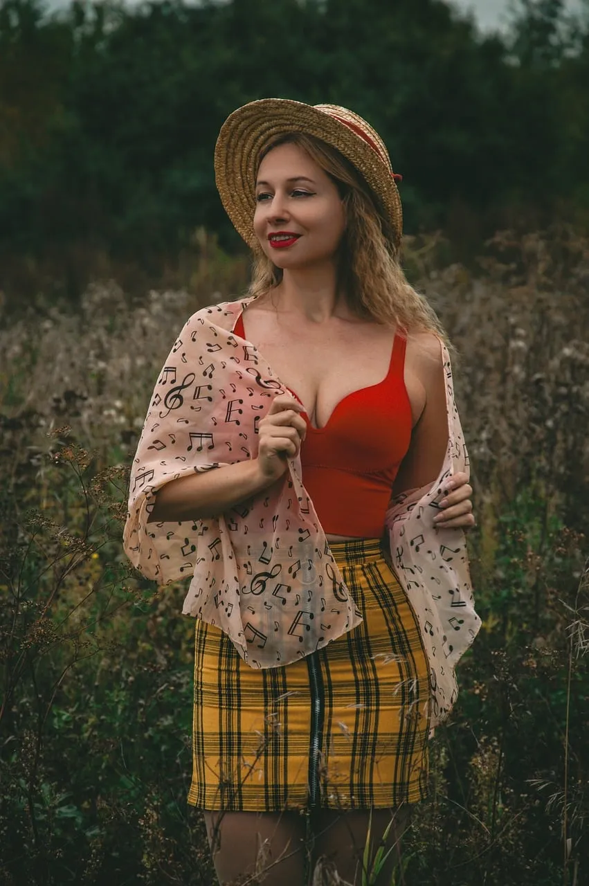 Autumn Muse: Rural Chic in a Vibrant Corset