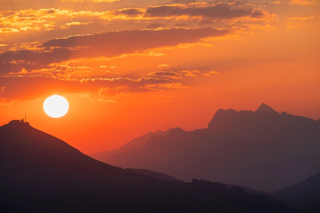 Dramatic Sunset Peaks: Nature's Fiery Embrace