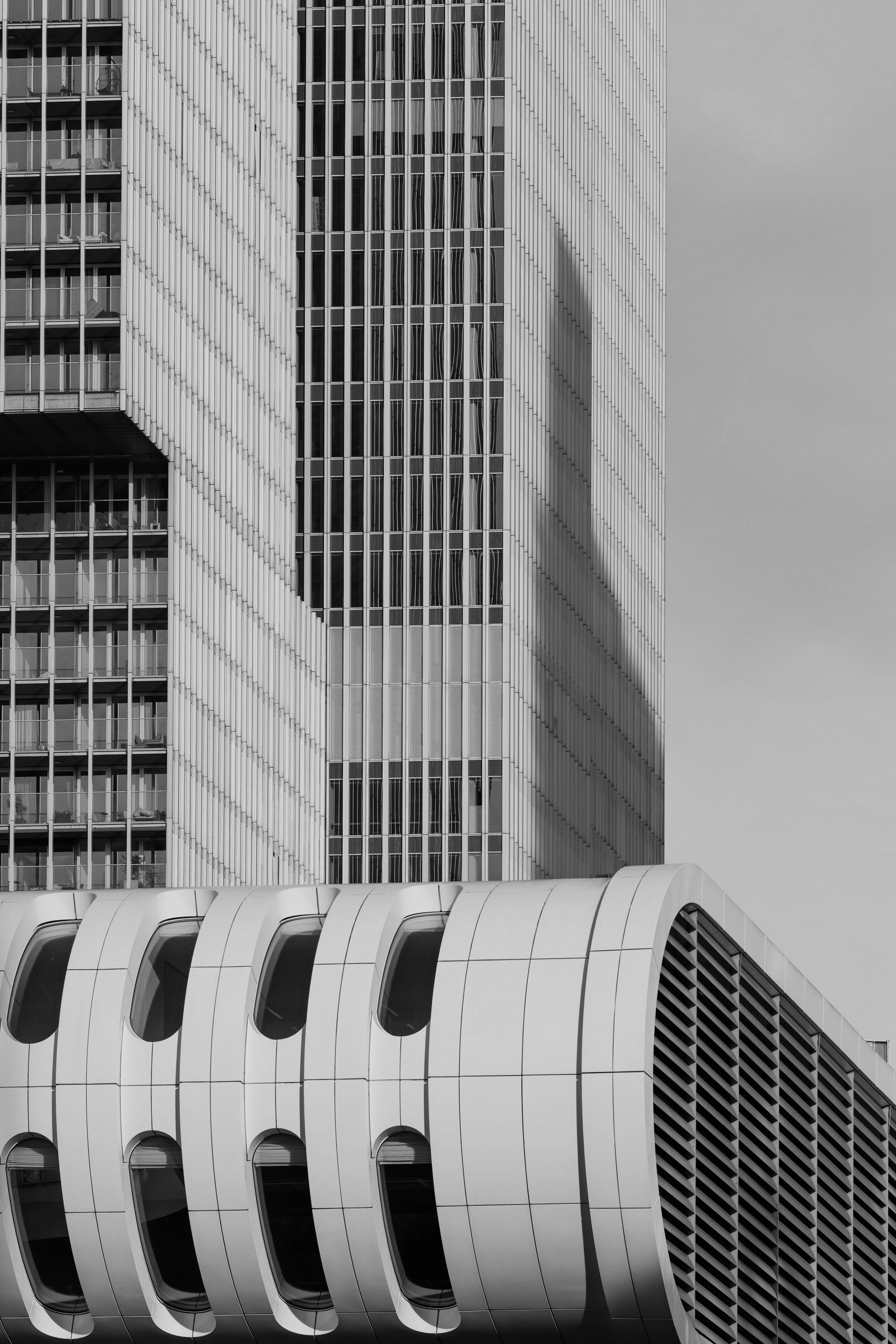 Striking Modern Architecture: Geometric Shadows and Sleek Design