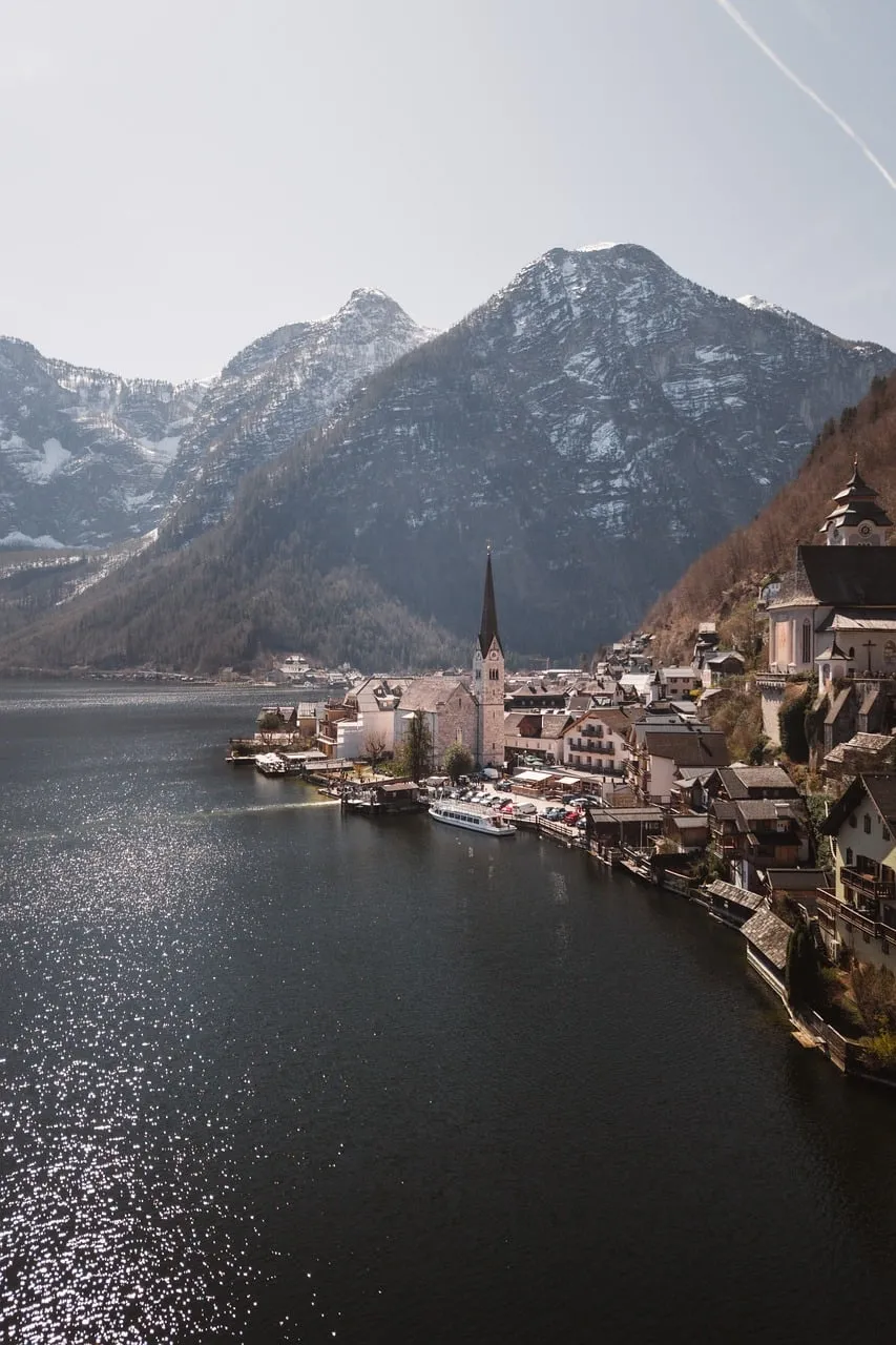 Hallstatt's Serene Alpine Charm: Lake and Mountain Majesty