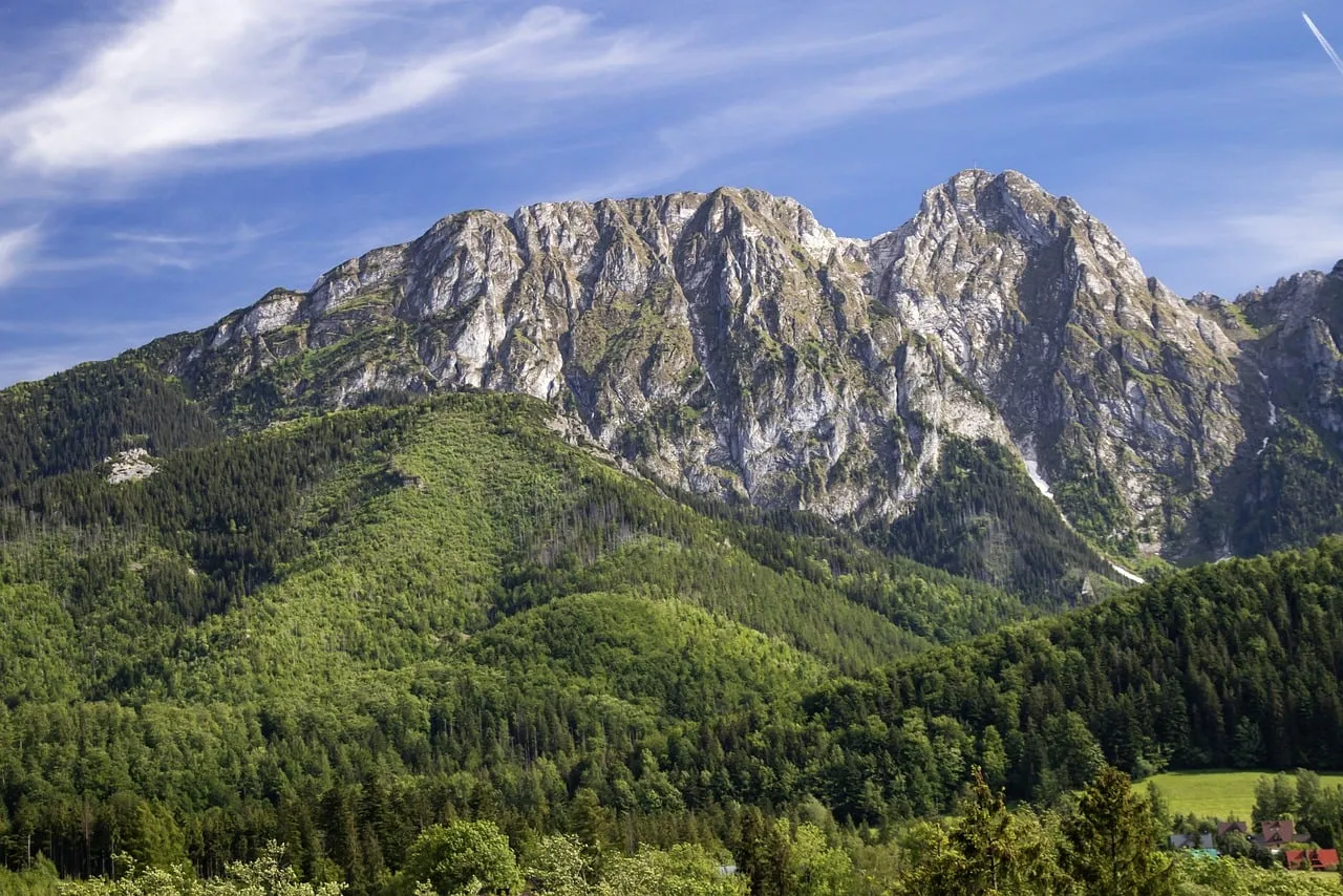 Majestic Giewont: A Summer Tatra Mountain Panorama