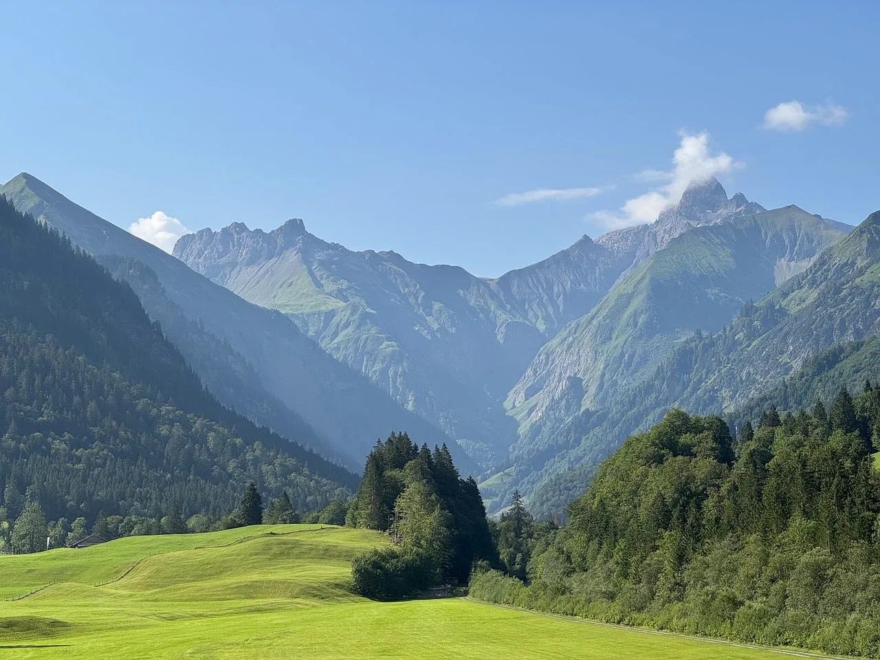 Majestic Allgäu Alps: Serene Valleys & Towering Peaks