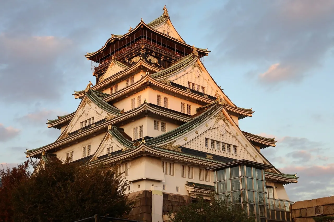 Majestic Osaka Castle: A Sunset Heritage Icon