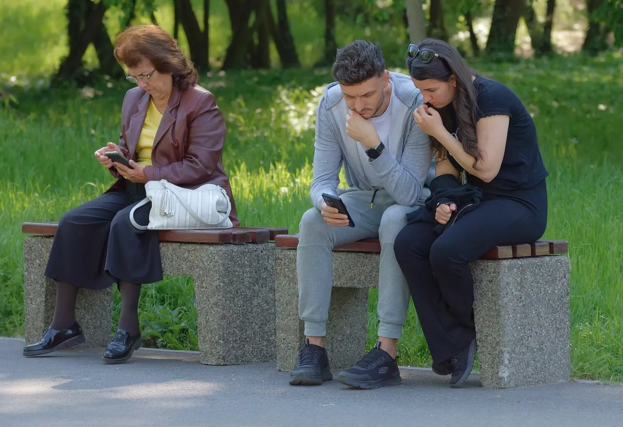 Modern Spring Serenity: Park Relaxation with Digital Connections
