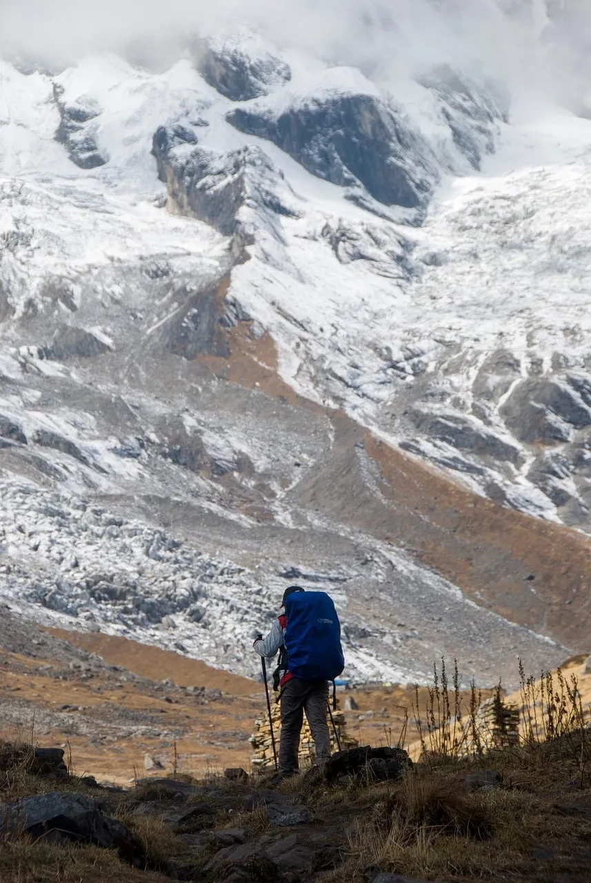 Epic Annapurna Trek: Solitary Hiker Braves Snowy Himalayan Peaks