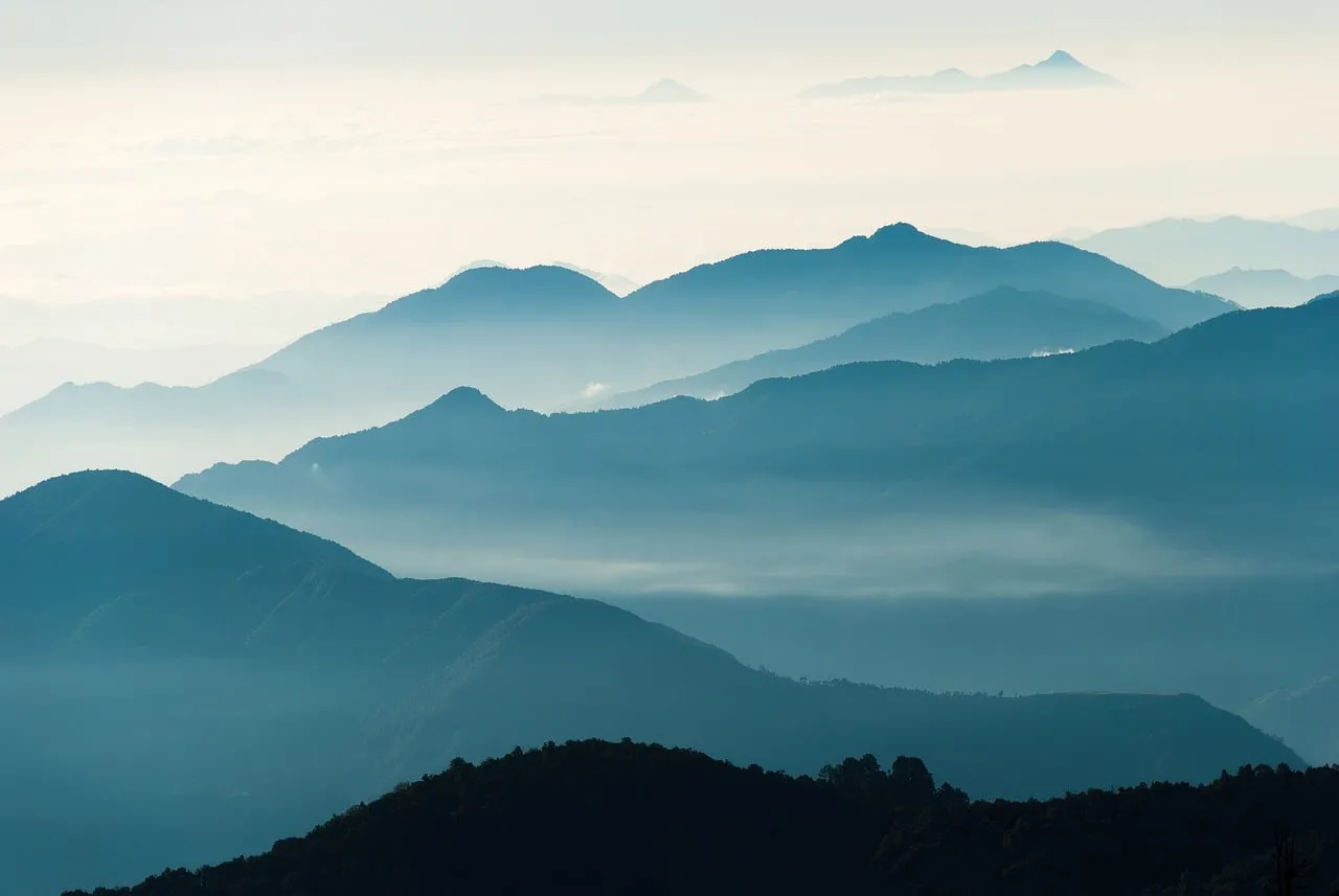 Breathtaking Himalayan Layers: Misty Dawn Over Annapurna
