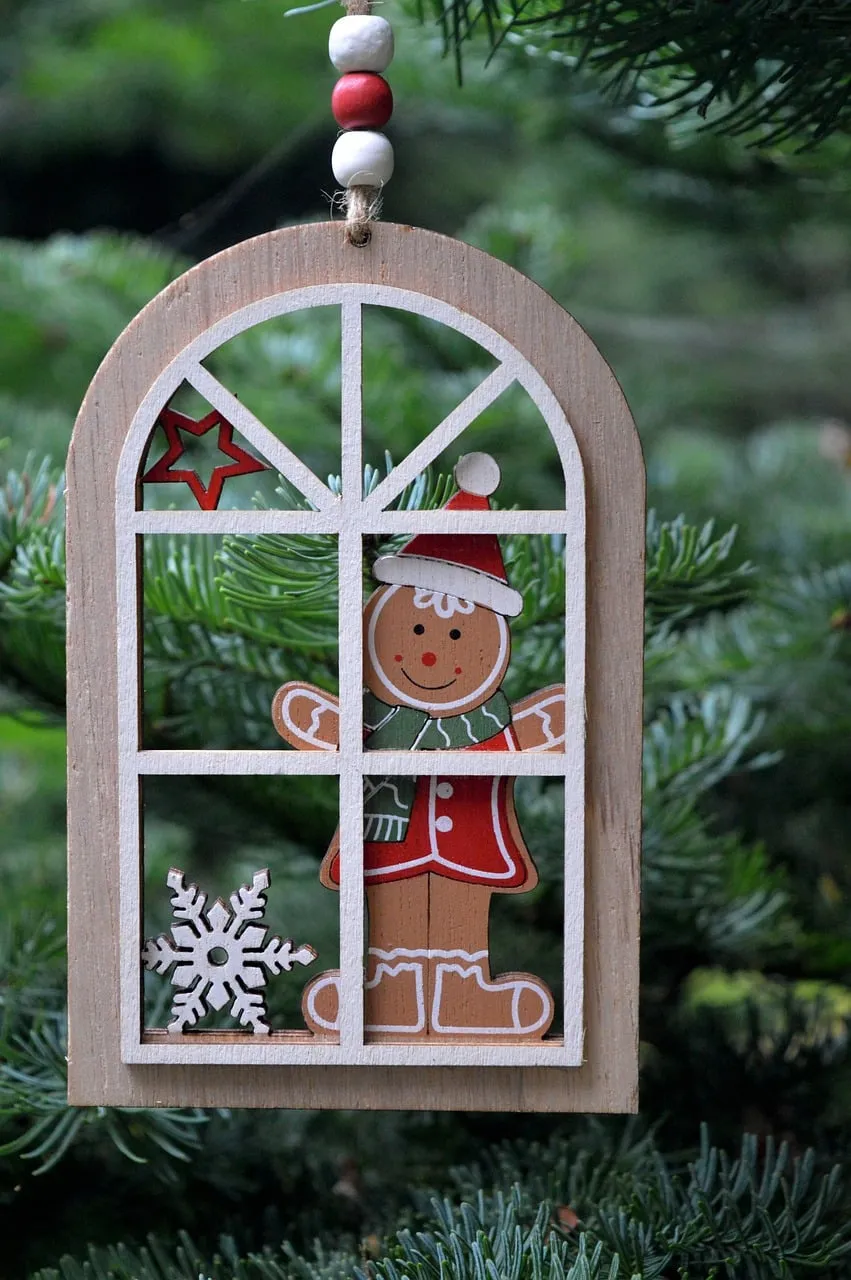 Charming Gingerbread Man Window Christmas Tree Ornament