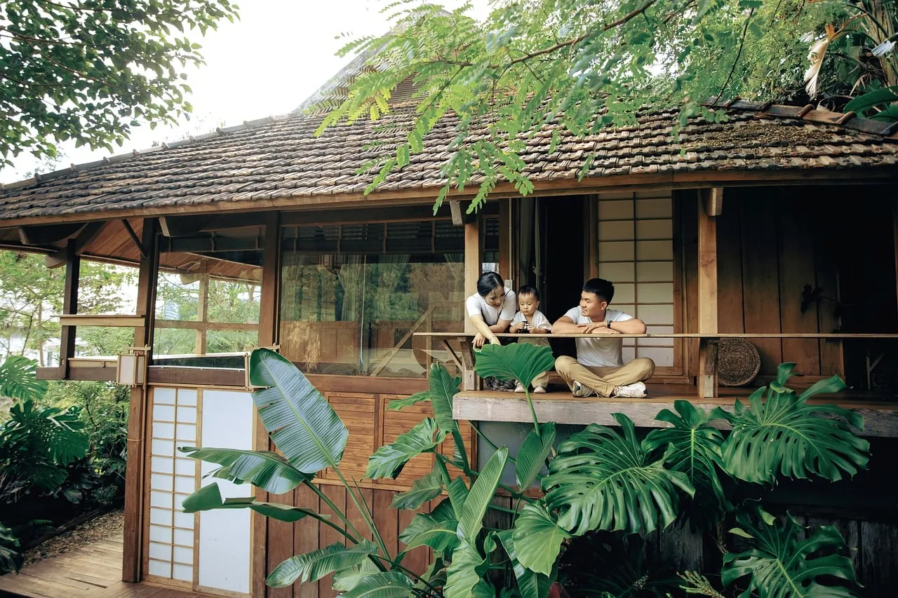Serene Family Retreat: Balcony Bliss in Nature's Embrace