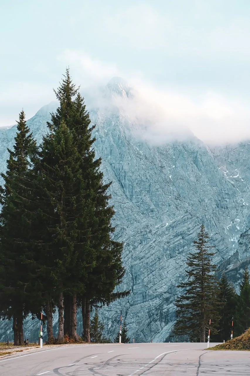 Majestic Alpine Road: Nature's Grandeur Unveiled