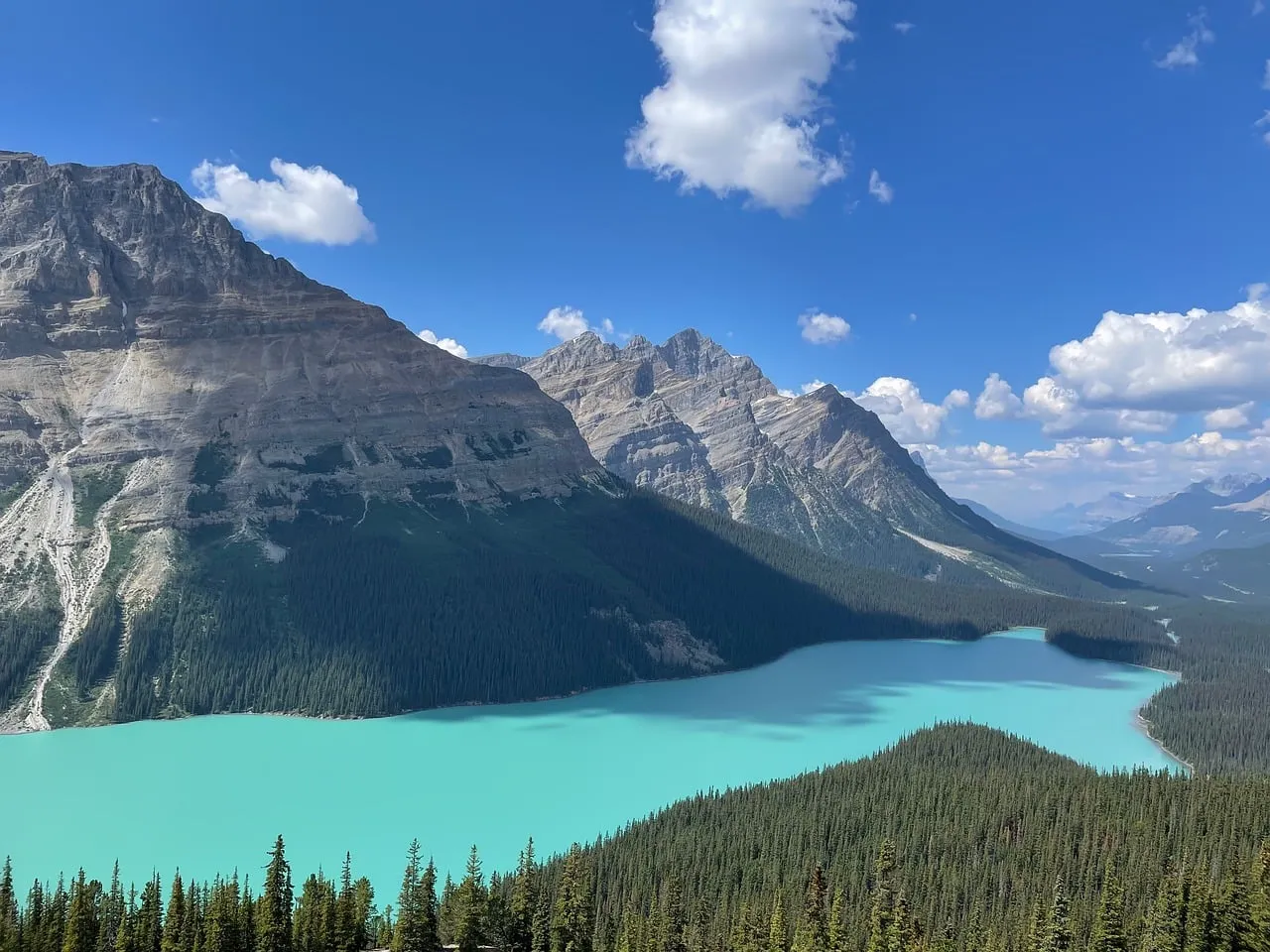 Breathtaking Peyto Lake: Turquoise Gem Amidst Majestic Banff Peaks