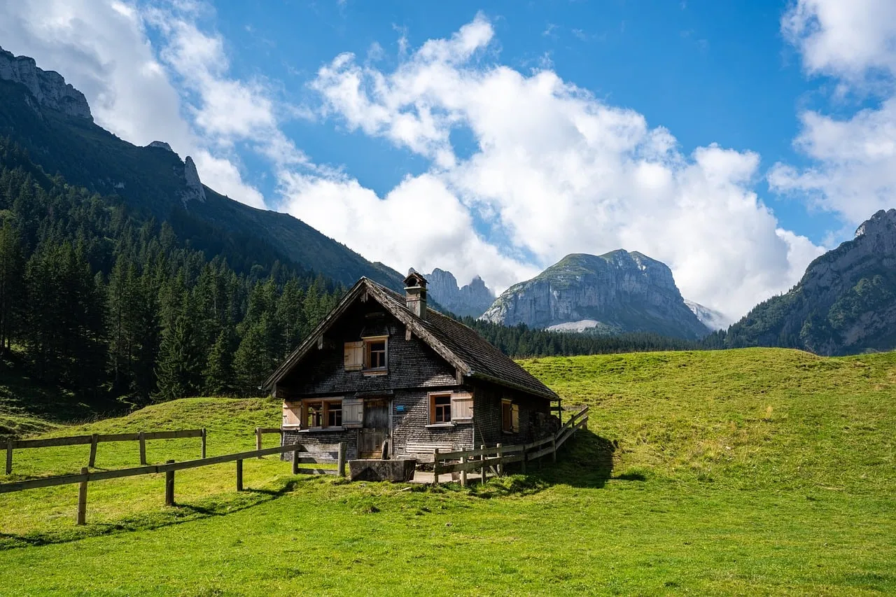 Idyllic Alpine Cabin Retreat: Serene Mountain Escape