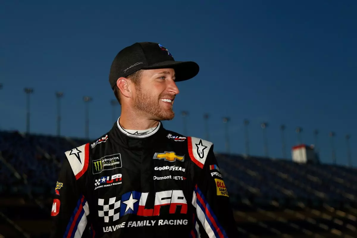 Kasey Kahne's Triumphant Return to Full-Time Racing Ignites Fan Enthusiasm